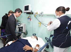 El presidente Peña Nieto visita a los heridos en los hospitales